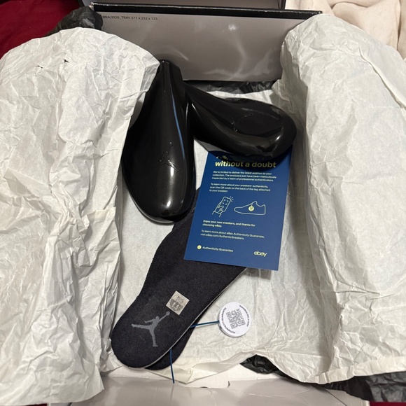 Pre-Owned Jordan 11 cap and gown men’s 8.5 - Picture 9 of 11